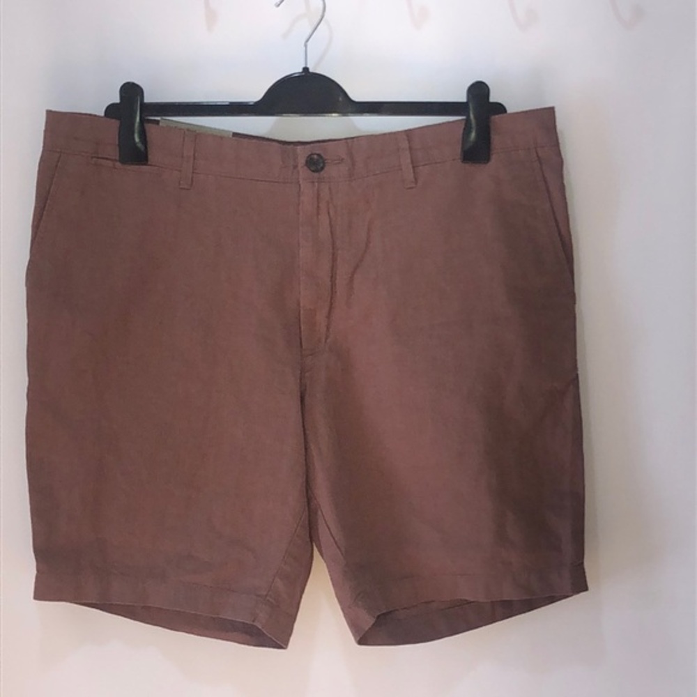 Goodfellow & Co Men's Flat front shorts. 38
